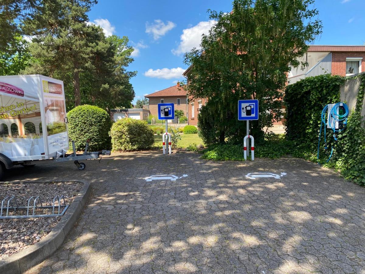 Neumanns Waldschänke Hotell Soltau Exteriör bild